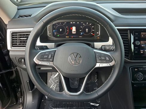 Certified 2023 Volkswagen Atlas SE w/ Black Wheel Package AWD/4WD image 19