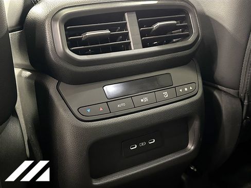Used 2025 Honda Pilot Touring image 28