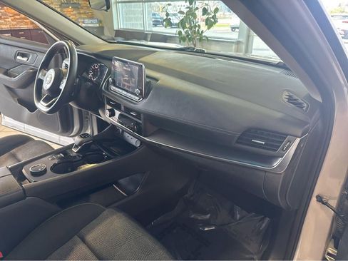 Used 2024 Nissan Rogue SV AWD/4WD image 27