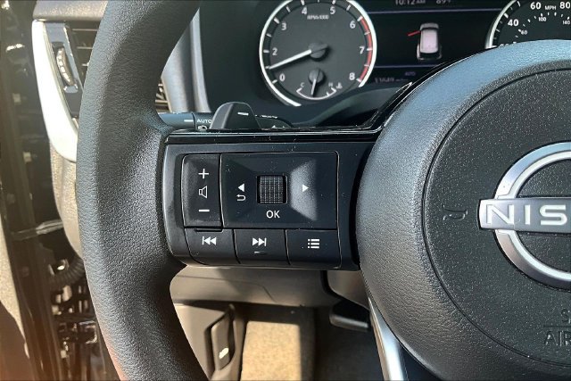 Used 2022 Nissan Rogue SV AWD/4WD image 11