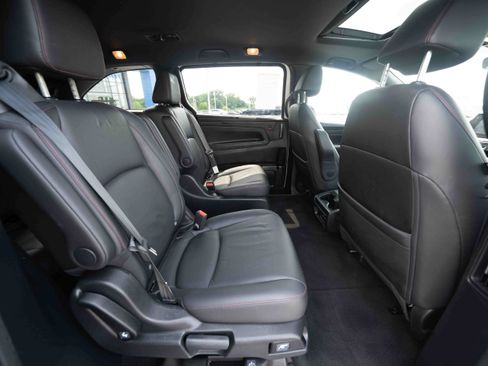 Used 2024 Honda Odyssey Sport image 25