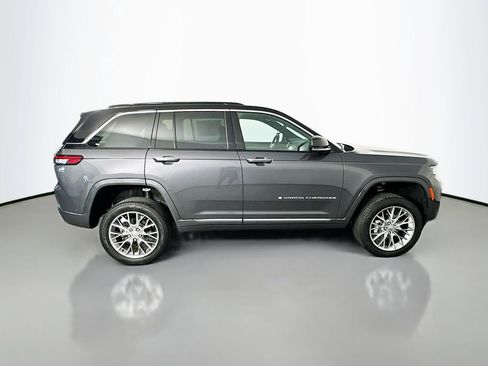 Used 2025 Jeep Grand Cherokee Summit AWD/4WD image 8