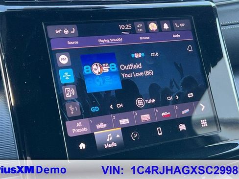 Used 2025 Jeep Grand Cherokee Altitude image 28