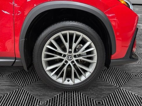 Used 2025 Lexus NX 300h AWD w/ Luxury Package image 31