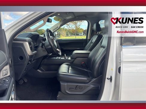 Used 2024 Ford Expedition Max XLT image 11