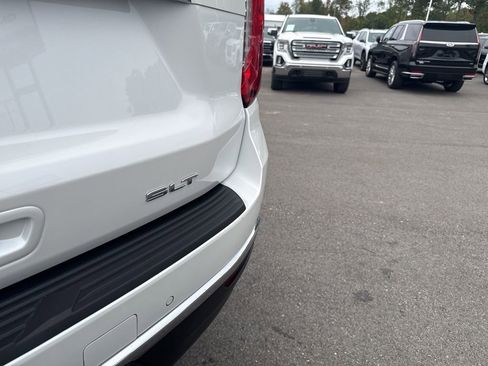 Used 2023 GMC Yukon SLT w/ SLT Premium Package image 32