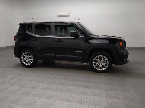 Used 2023 Jeep Renegade Latitude image 11