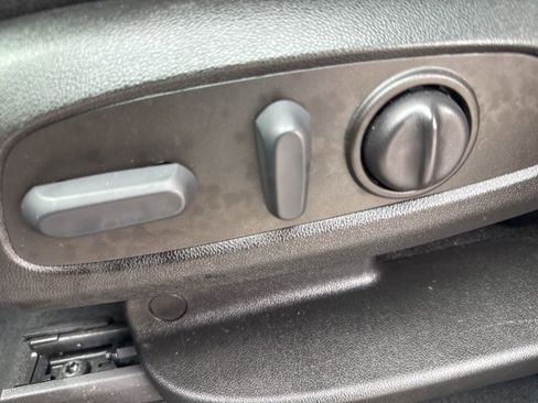 Used 2023 Chevrolet Traverse LT w/ LPO, Floor Liner Package image 39