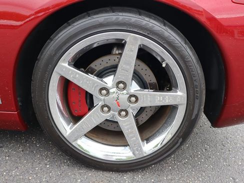 Used 2007 Chevrolet Corvette Coupe w/ Performance Package RWD image 28