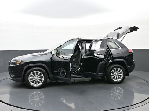 Used 2019 Jeep Cherokee Latitude w/ Popular Appearance Group FWD image 48