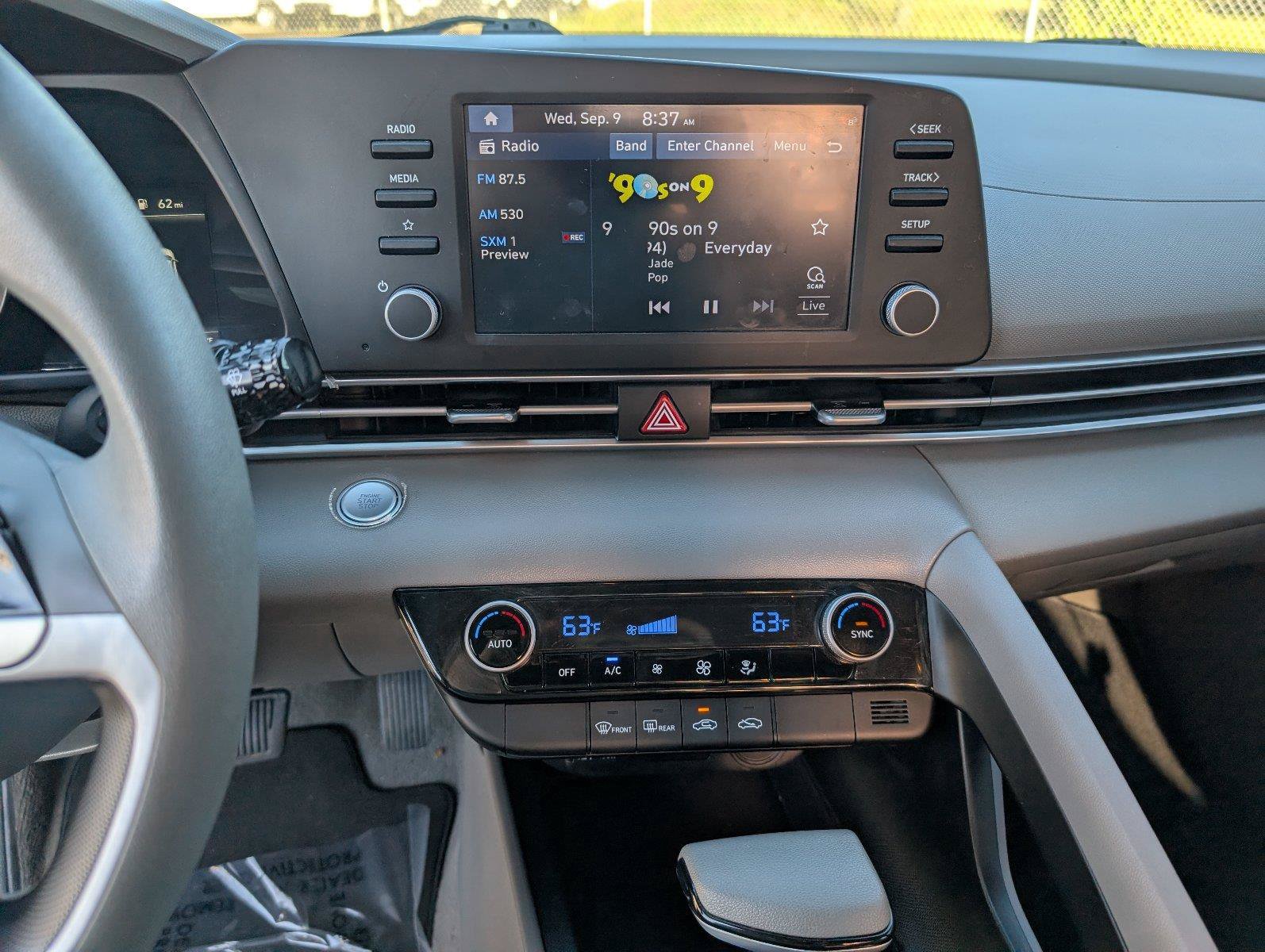 Used 2023 Hyundai Elantra SEL FWD image 18
