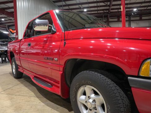 Used 1997 Dodge Ram 1500 Truck 2WD Club Cab image 36