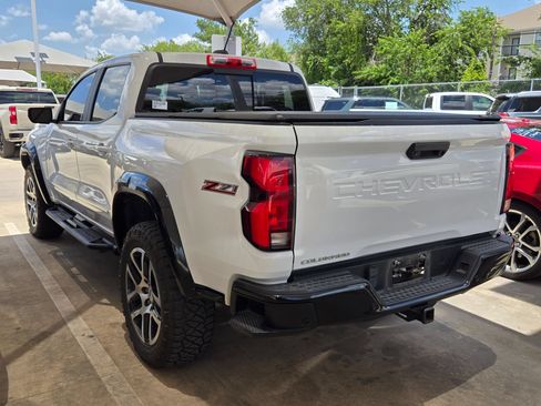 Used 2023 Chevrolet Colorado Z71 AWD/4WD image 6