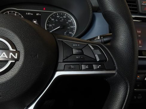 Used 2025 Nissan Versa SV FWD image 30