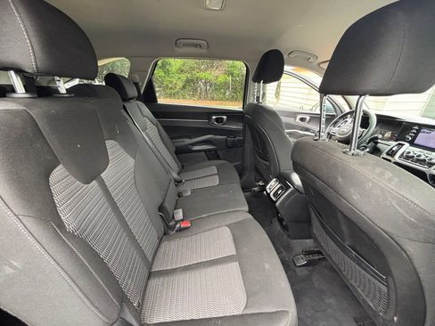 Used 2021 Kia Sorento LX AWD/4WD image 15