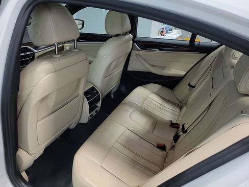Used 2018 BMW 530i xDrive image 27