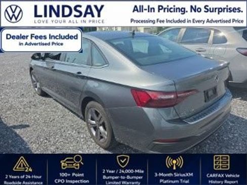 Used 2023 Volkswagen Jetta SE w/ Panoramic Sunroof Package FWD image 4