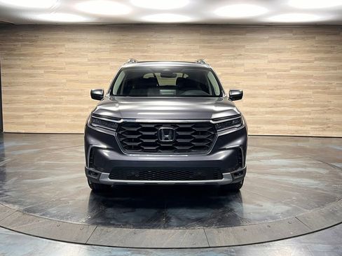 Used 2025 Honda Pilot Touring image 15
