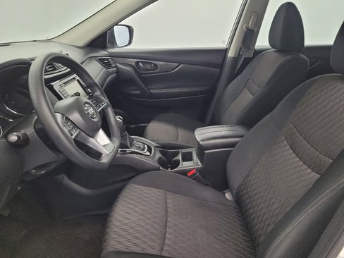 Used 2019 Nissan Rogue S FWD image 17