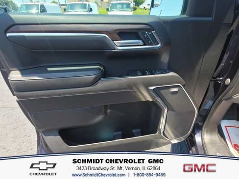 Used 2022 GMC Sierra 1500 SLT w/ SLT Premium Package AWD/4WD image 10