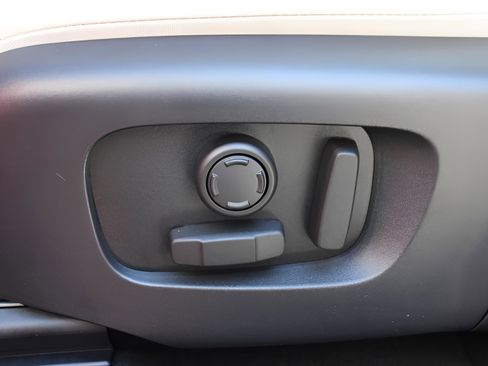 Certified 2025 Land Rover Discovery Sport S image 35