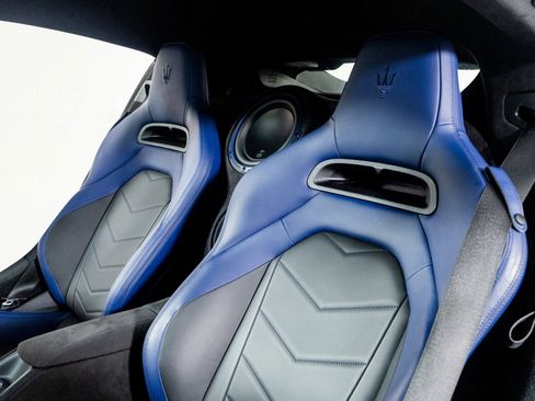 Used 2022 Maserati MC20 Coupe image 3