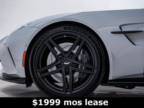 Used 2025 Aston Martin V8 Vantage Coupe image 14