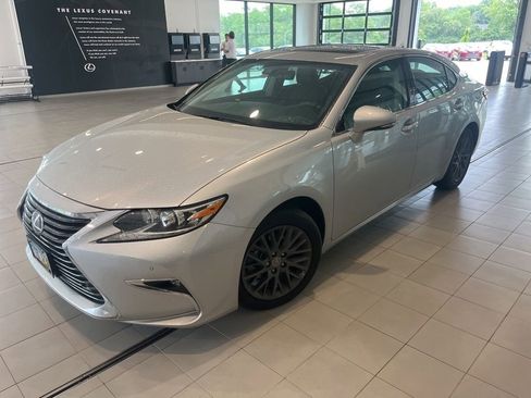 Used 2018 Lexus ES 350 w/ Premier Package FWD image 3