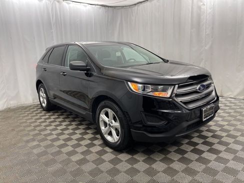 Used 2018 Ford Edge SE image 2