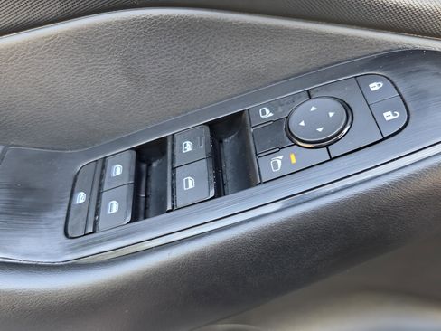 Used 2024 Nissan Rogue S FWD image 28