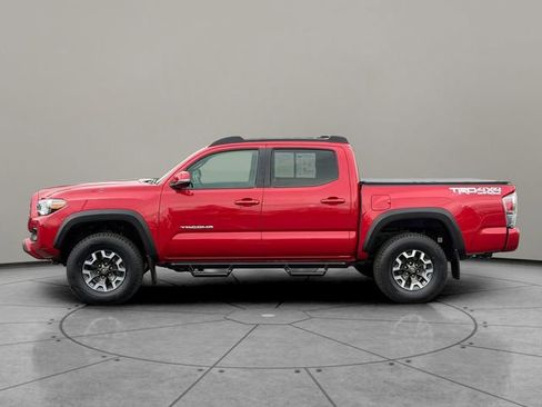Certified 2023 Toyota Tacoma TRD Off-Road w/ Technology Package AWD/4WD image 3
