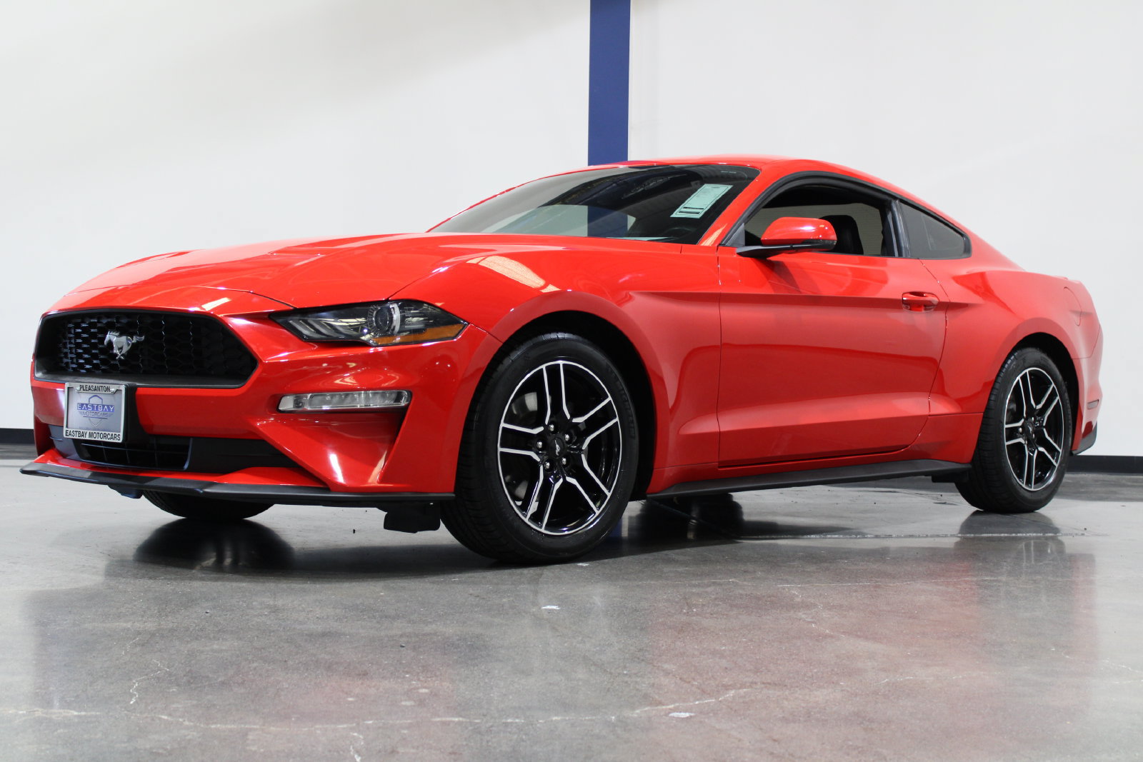 Used 2020 Ford Mustang Premium RWD image 7