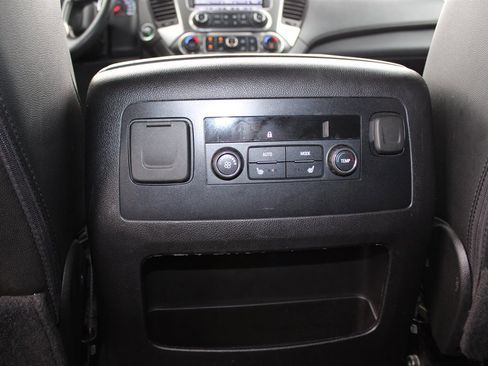 Used 2020 Chevrolet Suburban Premier AWD/4WD image 11