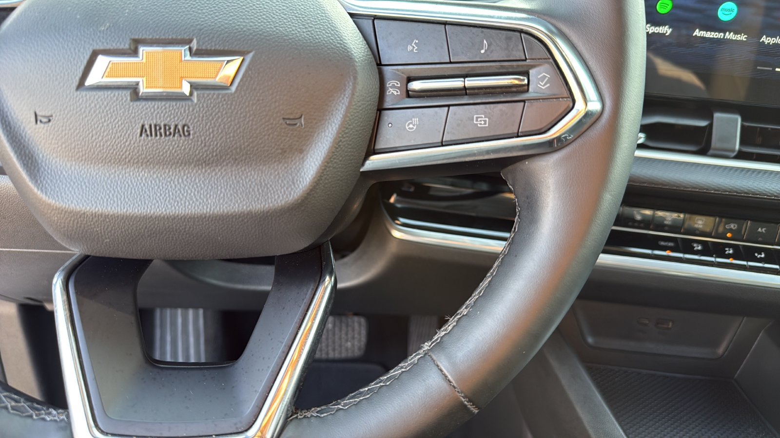 Used 2026 Chevrolet Equinox LT AWD/4WD image 12