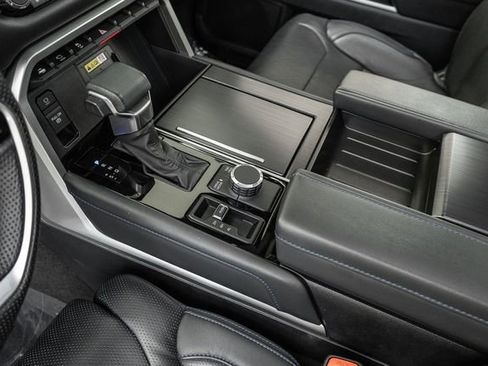 Used 2023 Toyota Sequoia Platinum image 11