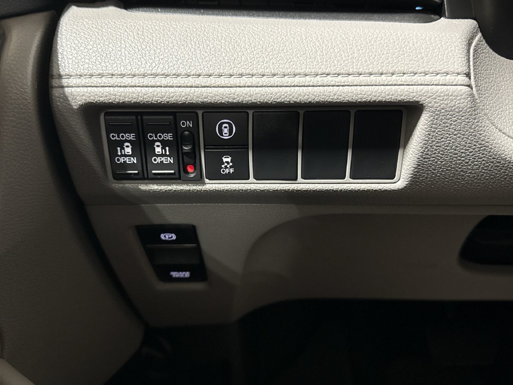 Used 2023 Honda Odyssey EX image 18