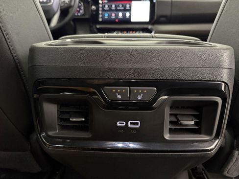 Used 2024 GMC Sierra 1500 AT4 w/ Technology Package image 18