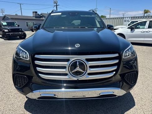 Used 2025 Mercedes-Benz GLS 450 4MATIC image 2