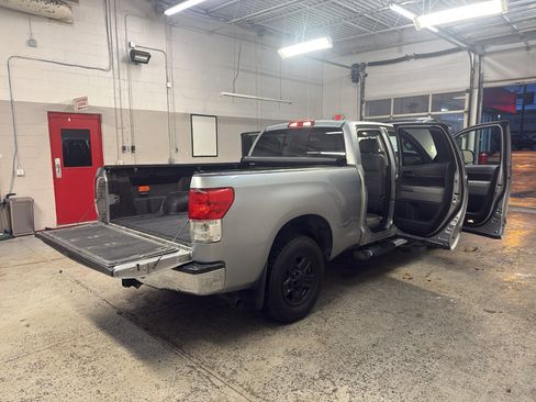 Used 2010 Toyota Tundra 4x4 Double Cab image 16