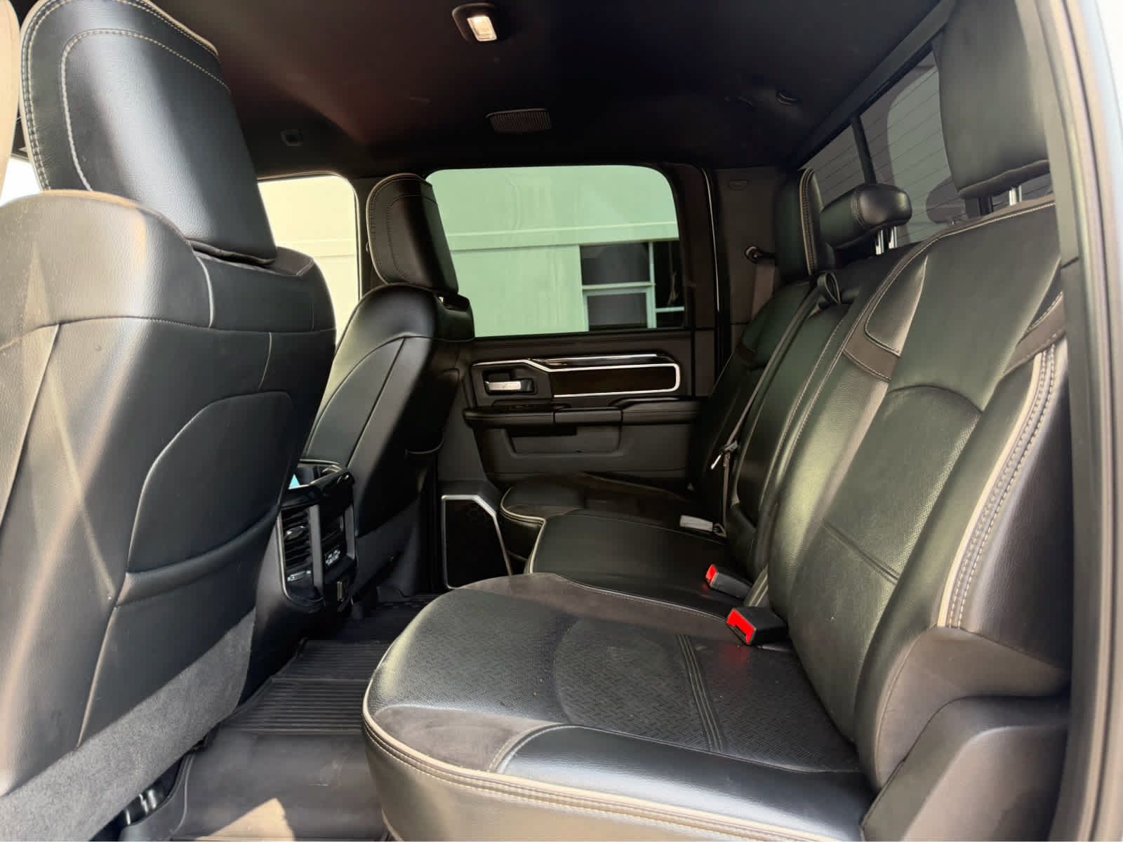 Used 2022 RAM 2500 Laramie w/ Night Edition AWD/4WD image 8