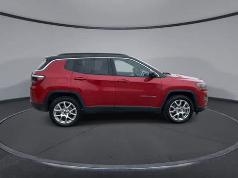 Used 2025 Jeep Compass Limited AWD/4WD image 9