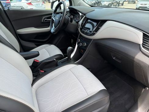 Used 2019 Chevrolet Trax LT w/ Driver Confidence Package image 22