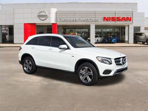 Used 2019 Mercedes-Benz GLC 350e 4MATIC image 1