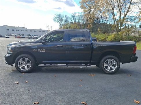 Used 2017 RAM 1500 Sport w/ Premium Sound Group image 7