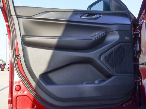 New 2025 Jeep Grand Cherokee Laredo X w/ Luxury Tech Group I image 9