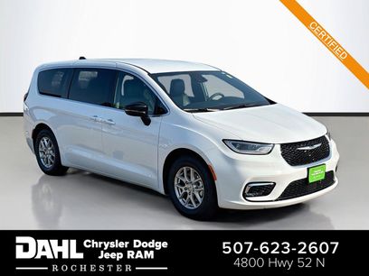 Certified 2025 Chrysler Pacifica Select