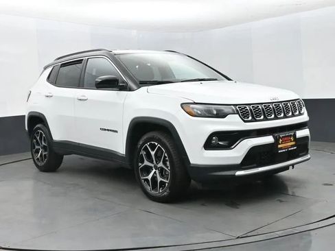 Used 2025 Jeep Compass Limited image 2