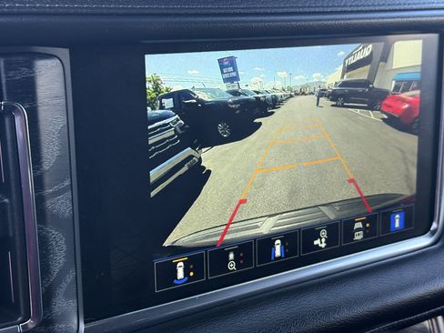 Used 2023 GMC Yukon XL Denali AWD/4WD image 13