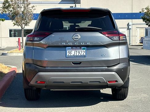 Used 2023 Nissan Rogue SV FWD image 5