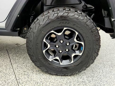 Used 2023 Jeep Wrangler Unlimited Rubicon 4xe w/ Cold Weather Group AWD/4WD image 9